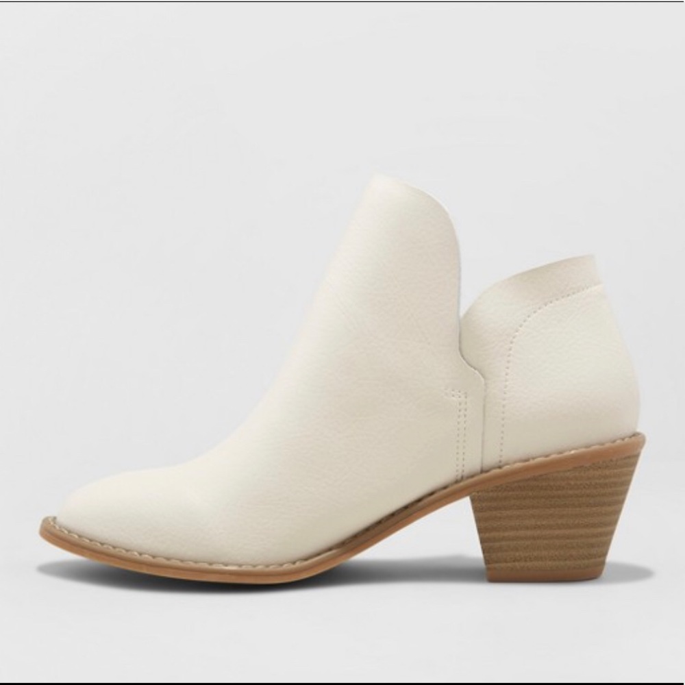Kelsi Dagger Booties Cream Leather